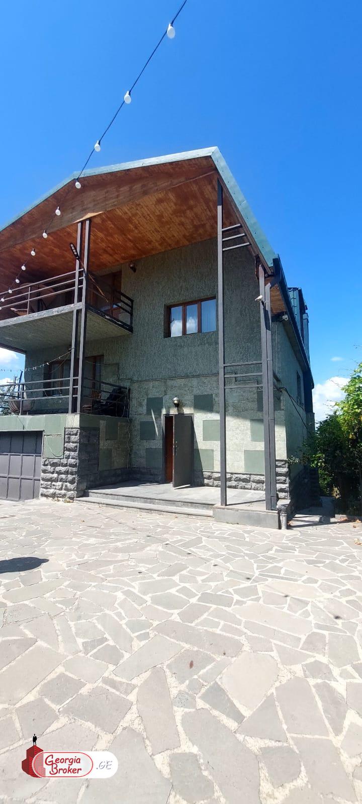 продается дом с новым ремонтом 10-комнат